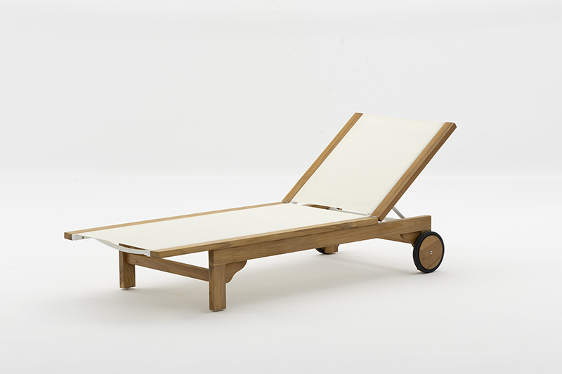 ML403 Teak textylene lounge w wheels.jpg